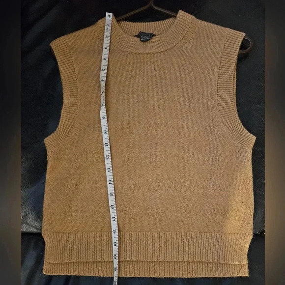 French Connection Crewneck Vest Pullover Sweater  Beige Side Slit Sz Small - Picture 3 of 7